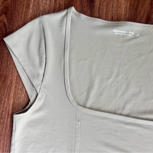 NWT ABERCROMBIE & FITCH Soft Seamless Square Neck Cap Sleeve Tee Minimalist Sz L - Picture 3 of 10